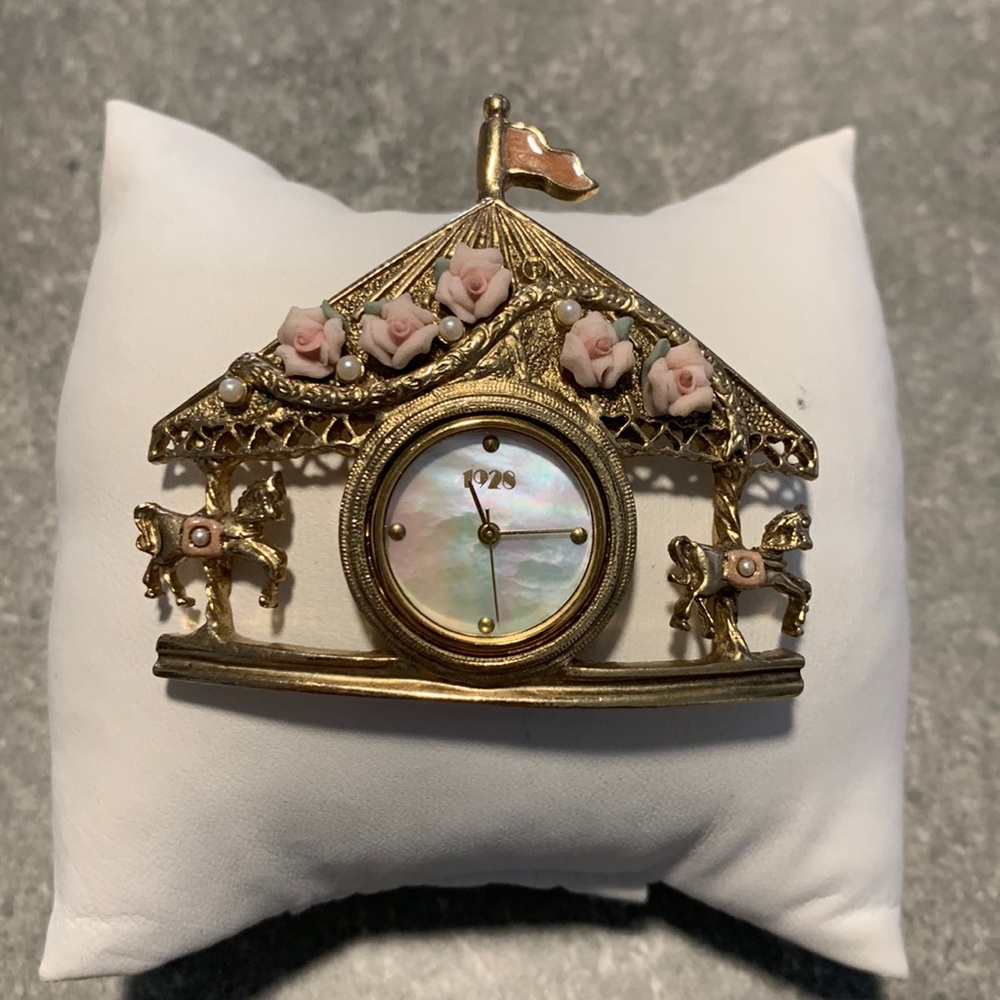 Rare 1928 Vintage Carousel Horse Brooch - Picture 2 of 3